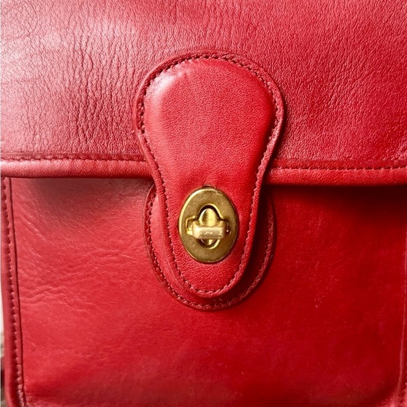 Red Vintage Coach Crossbody - Picture 2 of 9